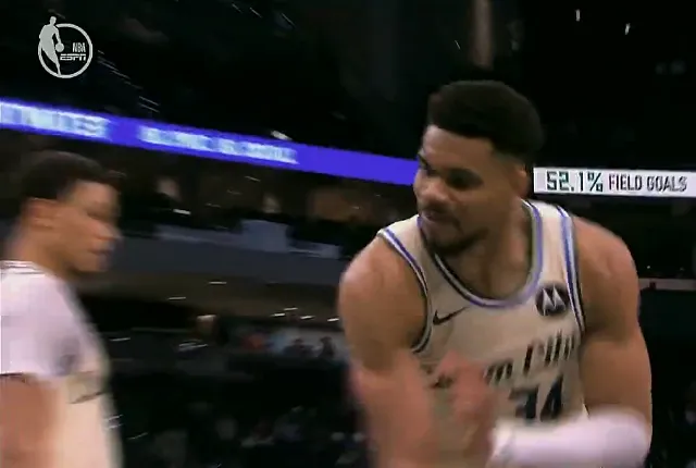 陌生了？字母复出后遭遇2连败，此前连续缺席15场雄鹿8胜7负